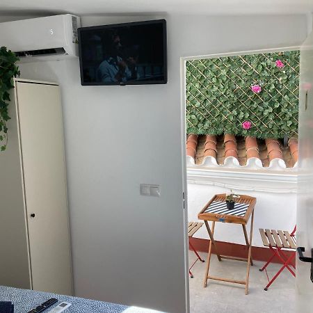 Malaguena Salerosa "Apartamento - Estudio Con Terraza" En Casa Tipica De 1 A 4 Dormitorios Málaga Buitenkant foto