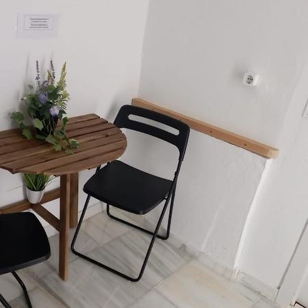 Malaguena Salerosa "Apartamento - Estudio Con Terraza" En Casa Tipica De 1 A 4 Dormitorios Málaga Buitenkant foto