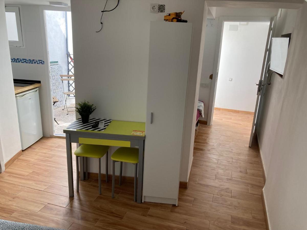 Malaguena Salerosa "Apartamento - Estudio Con Terraza" En Casa Tipica De 1 A 4 Dormitorios Málaga Buitenkant foto