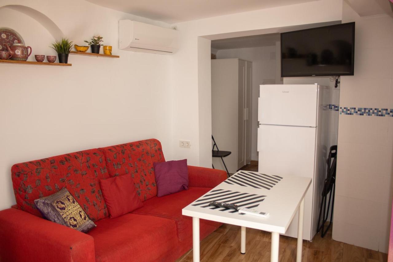 Malaguena Salerosa "Apartamento - Estudio Con Terraza" En Casa Tipica De 1 A 4 Dormitorios Málaga Buitenkant foto