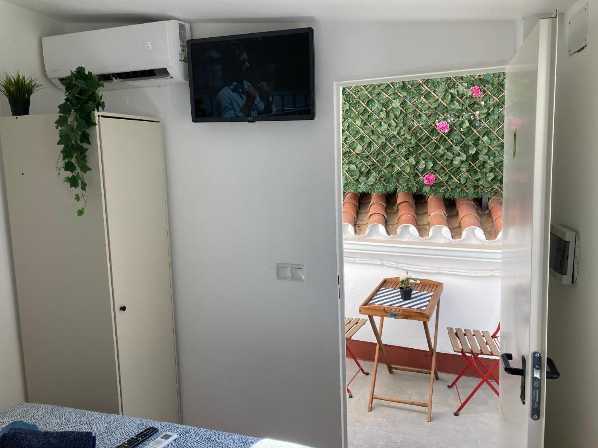 Malaguena Salerosa "Apartamento - Estudio Con Terraza" En Casa Tipica De 1 A 4 Dormitorios Málaga Buitenkant foto