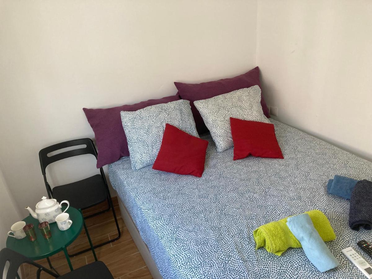 Malaguena Salerosa "Apartamento - Estudio Con Terraza" En Casa Tipica De 1 A 4 Dormitorios Málaga Buitenkant foto